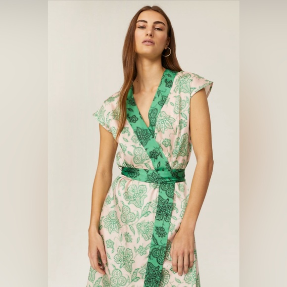 SAINDERS COLLECTIVE - YUNI WRAP DRESS!!! - Picture 2 of 5